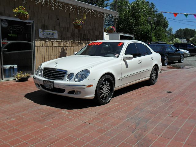 Mercedes-Benz E-Class 2003 photo 2