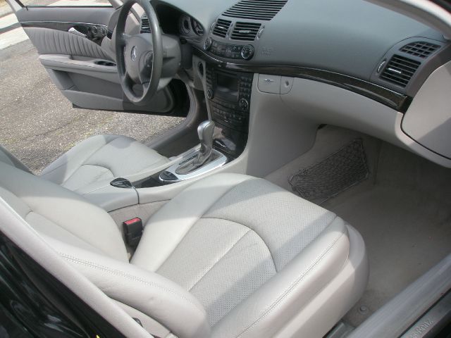 Mercedes-Benz E-Class 2003 photo 24