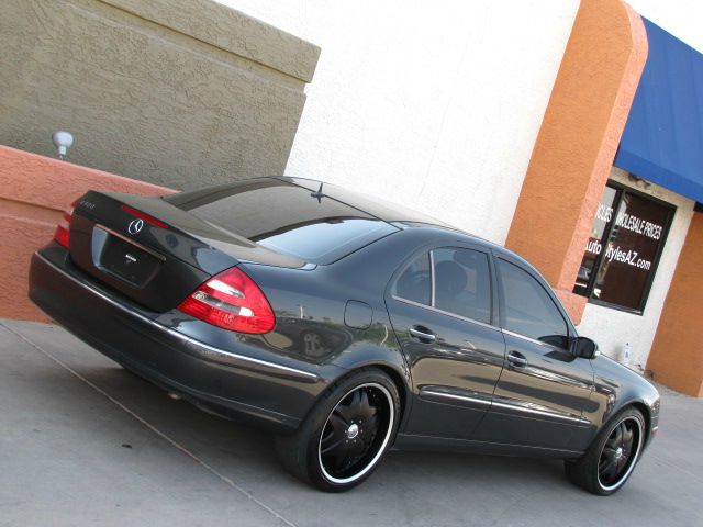 Mercedes-Benz E-Class 2003 photo 1