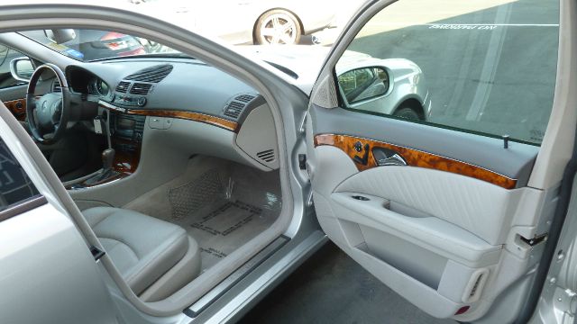 Mercedes-Benz E-Class 2003 photo 1