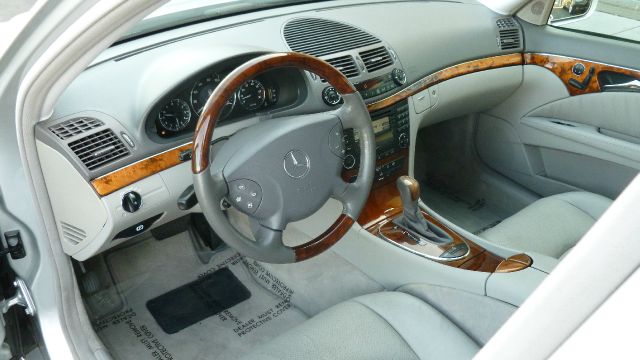 Mercedes-Benz E-Class 2003 photo 13