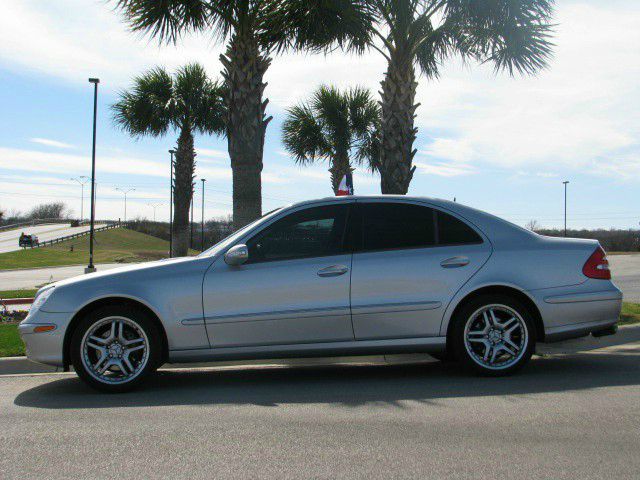 Mercedes-Benz E-Class 2003 photo 10