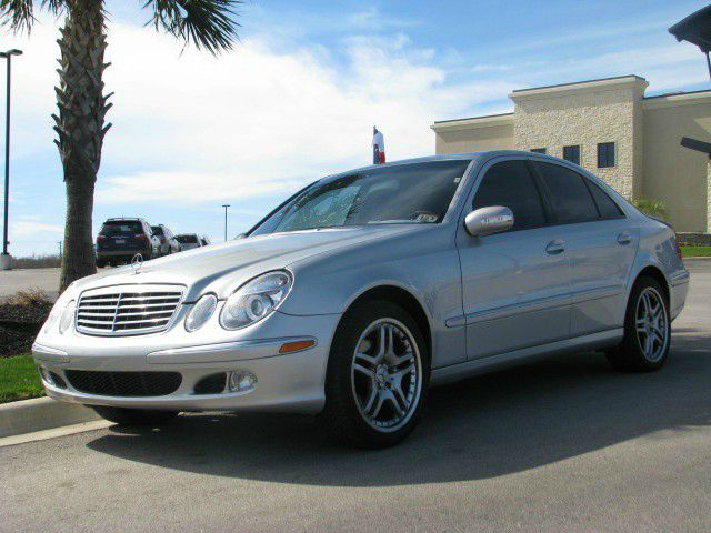 Mercedes-Benz E-Class 2003 photo 11