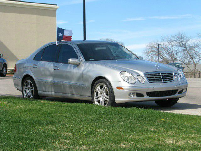 Mercedes-Benz E-Class 2003 photo 2