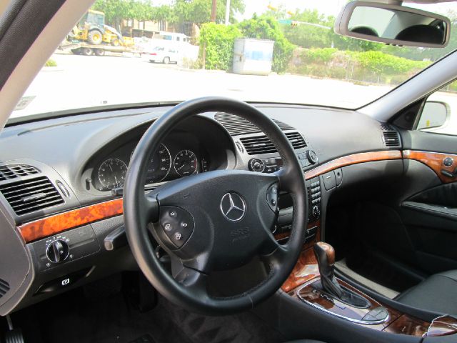 Mercedes-Benz E-Class 2003 photo 26