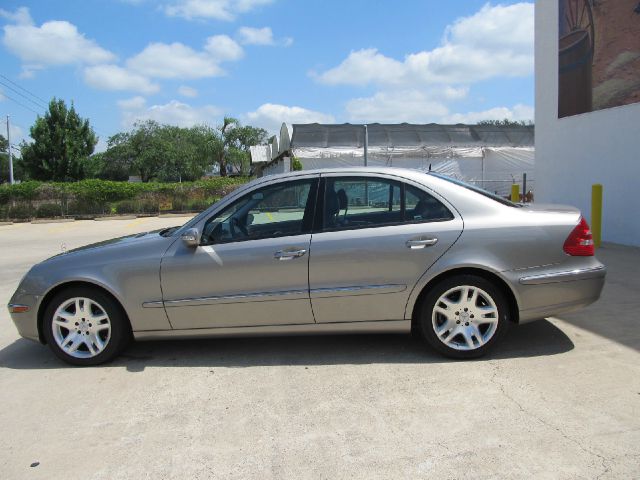 Mercedes-Benz E-Class 2003 photo 28