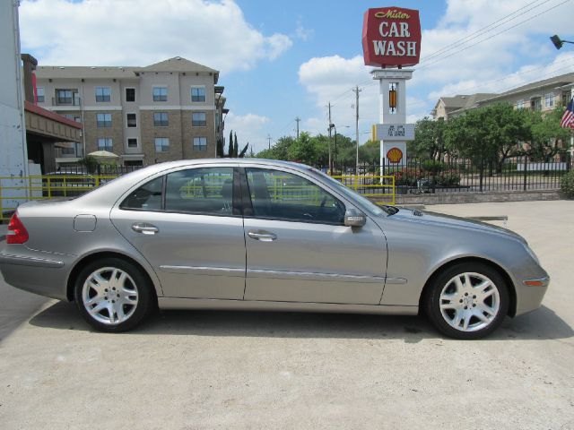 Mercedes-Benz E-Class 2003 photo 35