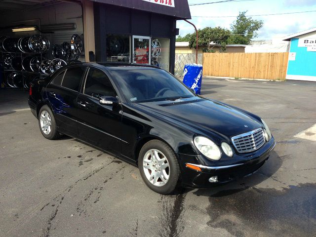 Mercedes-Benz E-Class 2003 photo 1