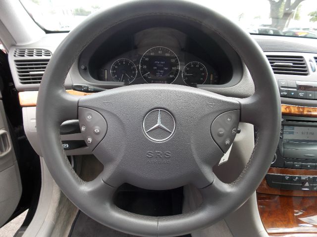 Mercedes-Benz E-Class 2003 photo 4