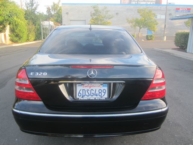 Mercedes-Benz E-Class 2003 photo 3