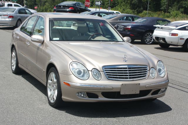 Mercedes-Benz E-Class 2003 photo 1