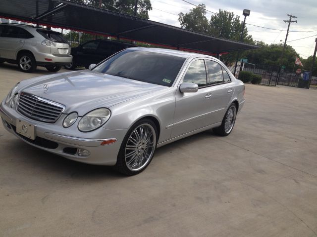 Mercedes-Benz E-Class 2003 photo 3