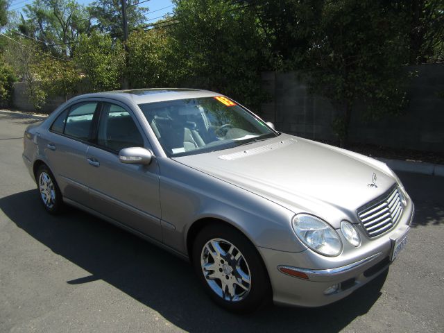 Mercedes-Benz E-Class 2003 photo 4