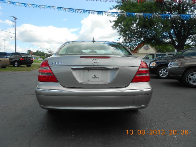 Mercedes-Benz E-Class 2003 photo 4