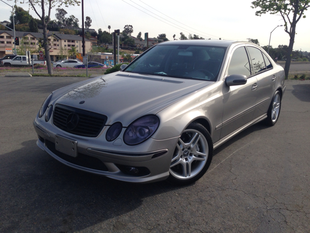 Mercedes-Benz E-Class 2003 photo 1