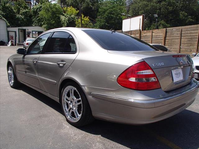 Mercedes-Benz E-Class 2003 photo 19