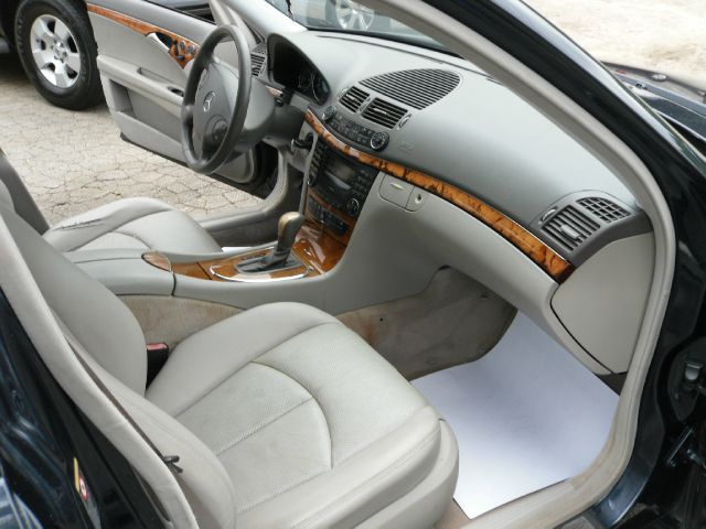 Mercedes-Benz E-Class 2003 photo 34