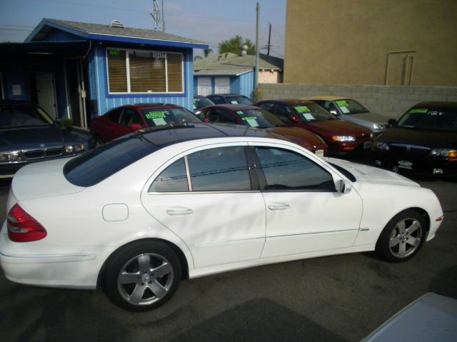 Mercedes-Benz E-Class 2003 photo 4