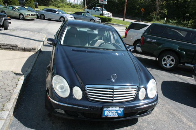 Mercedes-Benz E-Class 2003 photo 2