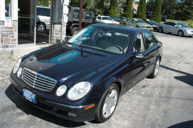 Mercedes-Benz E-Class 2003 photo 3