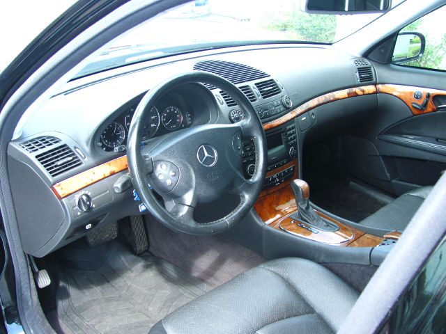 Mercedes-Benz E-Class 2003 photo 1