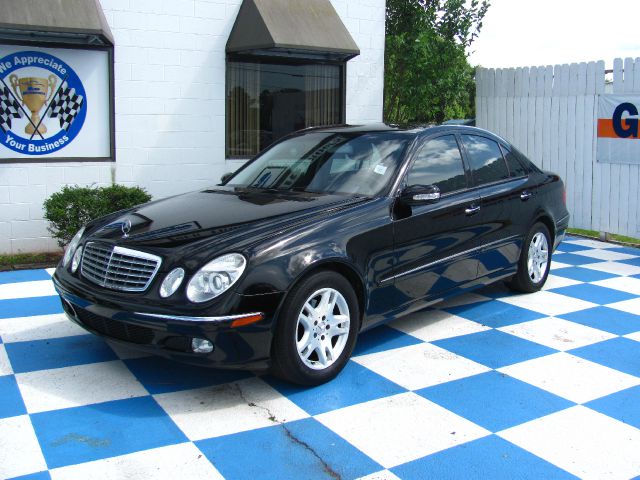 Mercedes-Benz E-Class 2003 photo 2