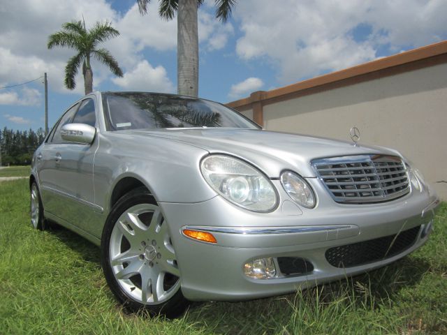 Mercedes-Benz E-Class 2003 photo 4