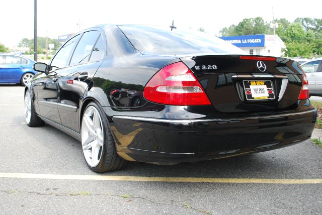 Mercedes-Benz E-Class 2003 photo 1