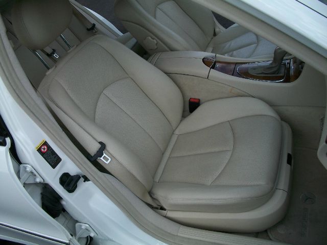 Mercedes-Benz E-Class 2003 photo 15