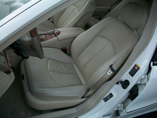 Mercedes-Benz E-Class 2003 photo 18