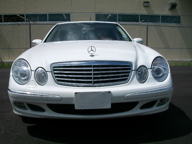 Mercedes-Benz E-Class 2003 photo 30