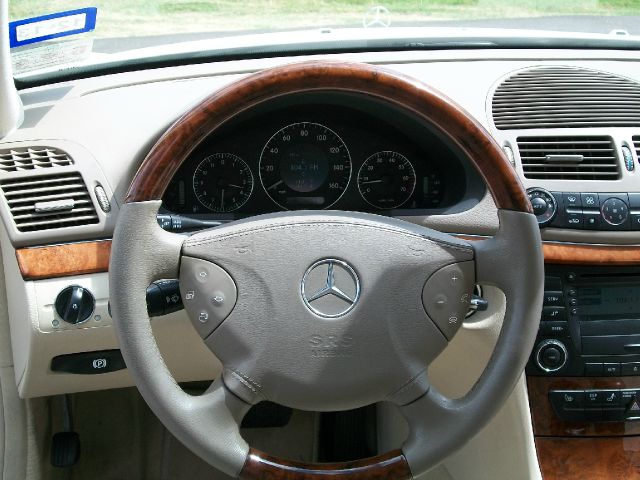 Mercedes-Benz E-Class 2003 photo 8