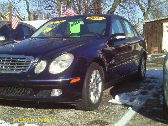 Mercedes-Benz E-Class 2003 photo 3