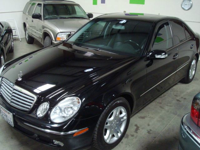 Mercedes-Benz E-Class 2003 photo 1