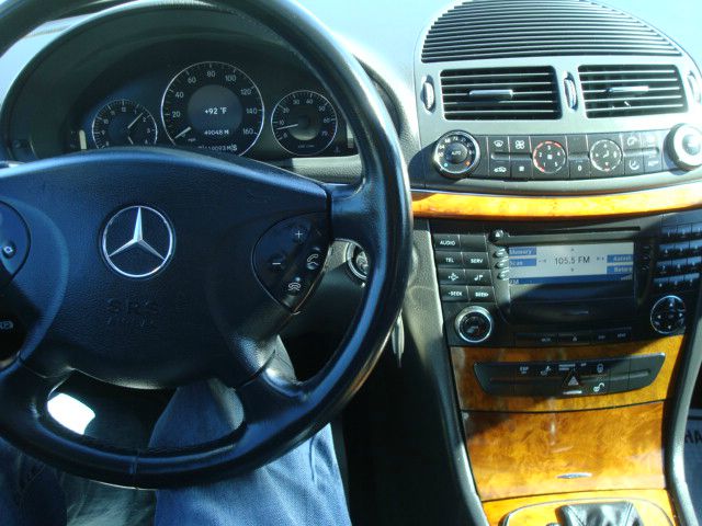 Mercedes-Benz E-Class 2003 photo 2