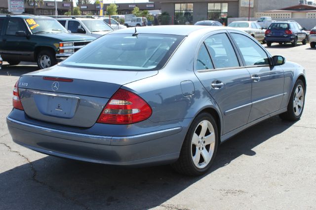 Mercedes-Benz E-Class 2003 photo 16