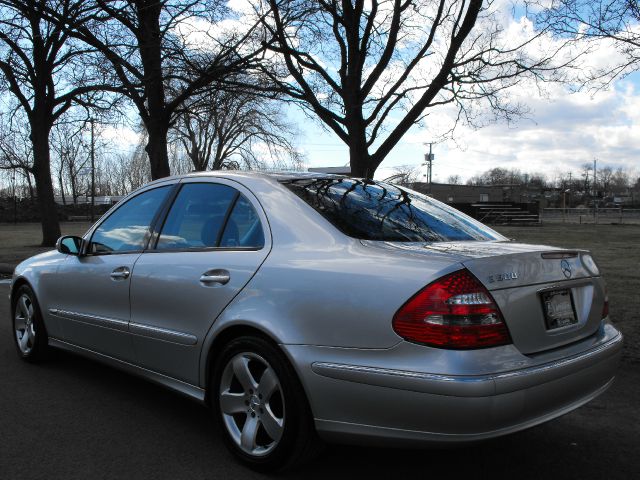 Mercedes-Benz E-Class 2003 photo 2