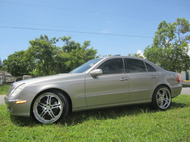 Mercedes-Benz E-Class 2003 photo 1