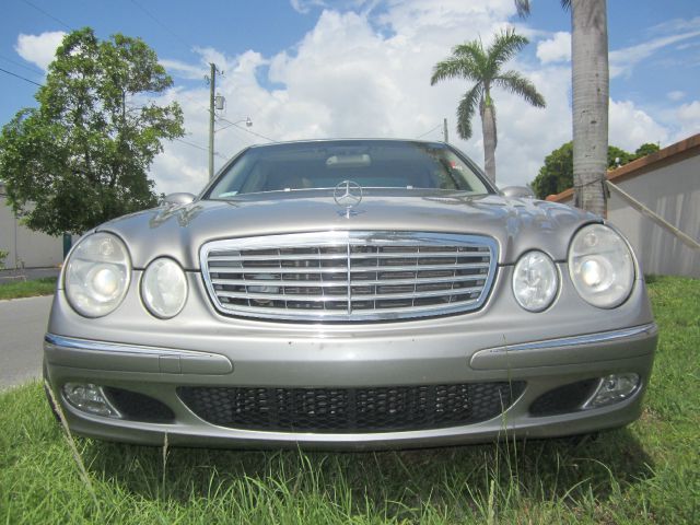 Mercedes-Benz E-Class 2003 photo 3