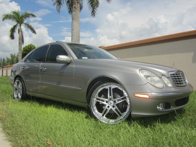 Mercedes-Benz E-Class 2003 photo 4