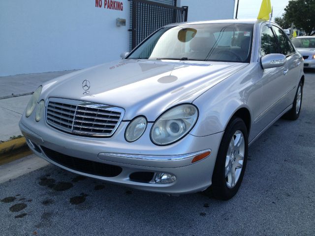 Mercedes-Benz E-Class 2003 photo 4