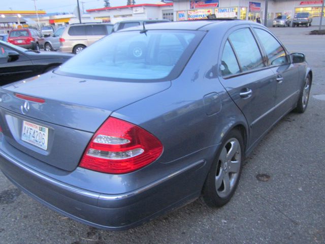 Mercedes-Benz E-Class 2003 photo 2