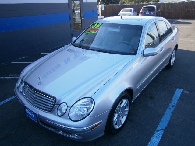 Mercedes-Benz E-Class 2003 photo 12