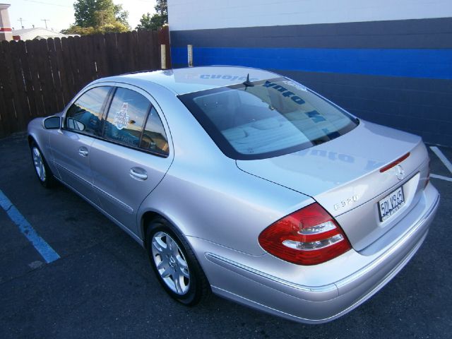 Mercedes-Benz E-Class 2003 photo 13