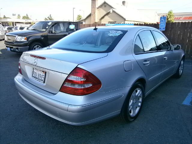 Mercedes-Benz E-Class 2003 photo 22