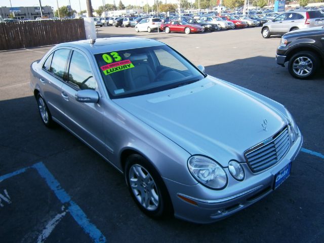 Mercedes-Benz E-Class 2003 photo 25