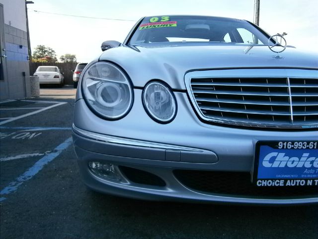 Mercedes-Benz E-Class 2003 photo 26