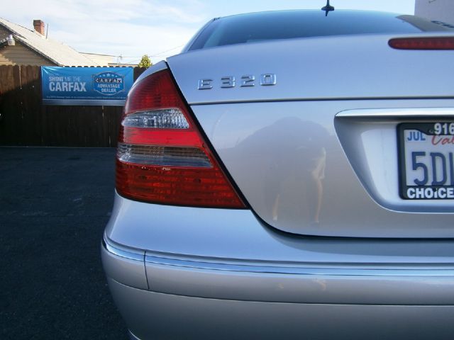 Mercedes-Benz E-Class 2003 photo 8