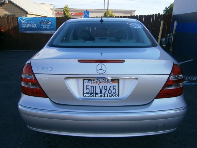 Mercedes-Benz E-Class 2003 photo 9