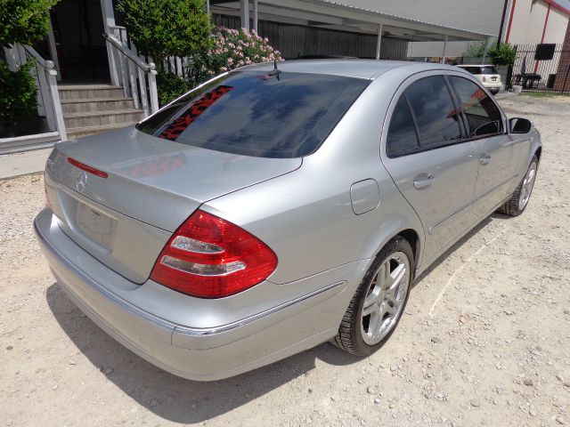 Mercedes-Benz E-Class 2003 photo 22